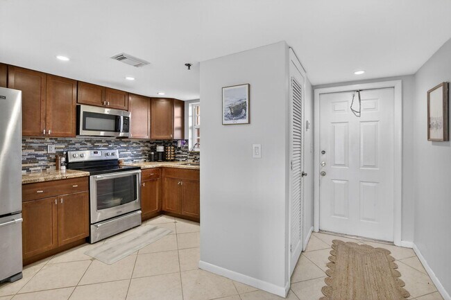 Building Photo - 3001 W Rolling Hills Cir