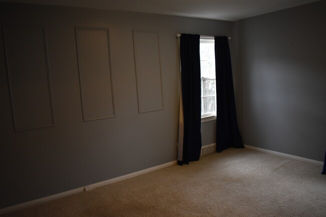 Main level bedroom I - 18921 Coffinberry Blvd