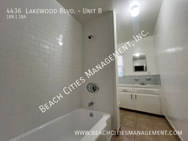 Building Photo - 4436 Lakewood Blvd