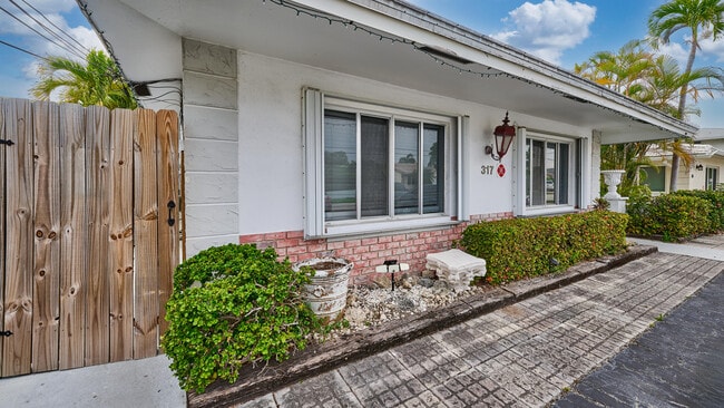 Primary Photo - 317 SE 12th Ave