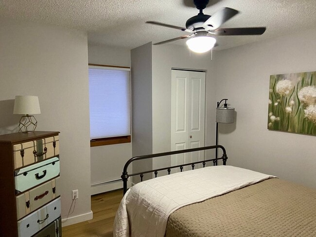 Building Photo - Furnished corporate rental