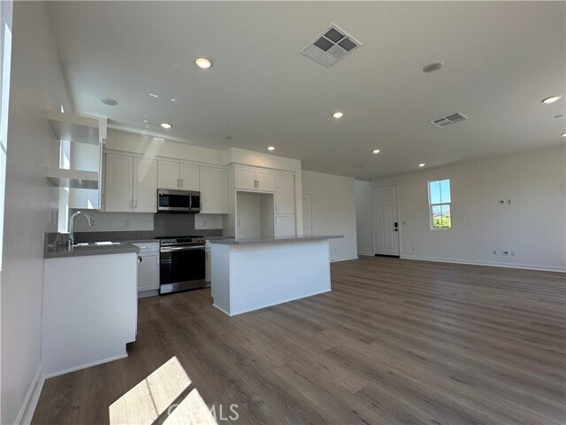 Building Photo - 12970 E Greyson Wy