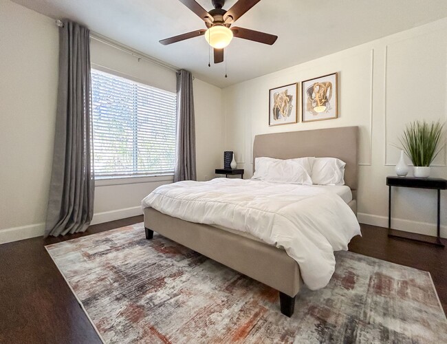 Building Photo - *3800 SW 20th Avenue - University Terrace West 206A - D