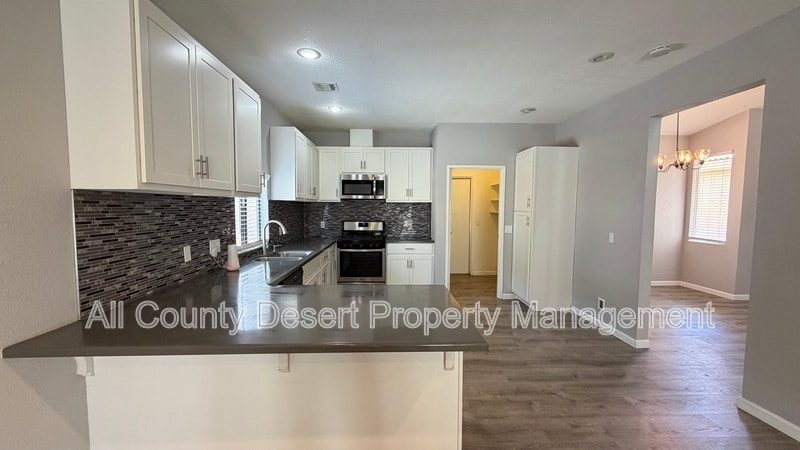 Building Photo - 9591 Capiland Rd