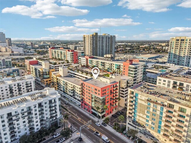 Building Photo - 1208 E Kennedy Blvd