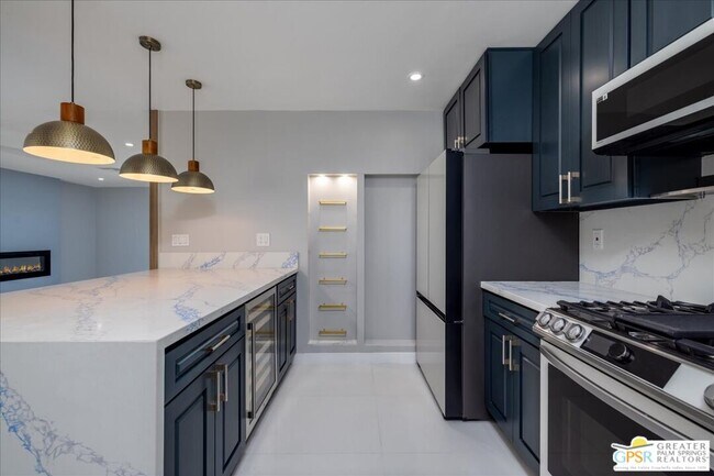 Building Photo - 505 E Molino Rd