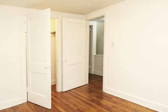 Building Photo - 228 West 16th Street