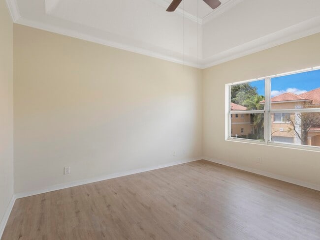 Building Photo - 316 Talia Cir
