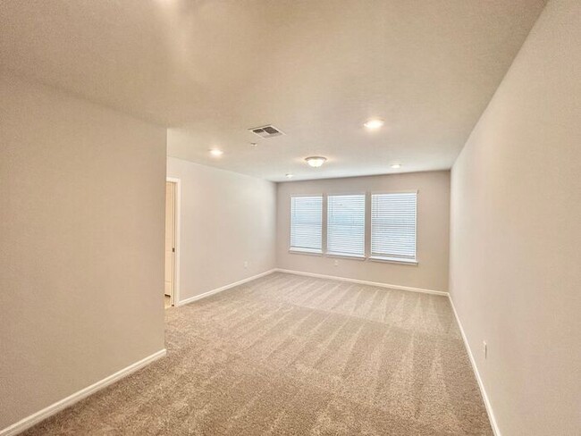 Building Photo - Brand New 4/3 Modern Townhome with a Priva...