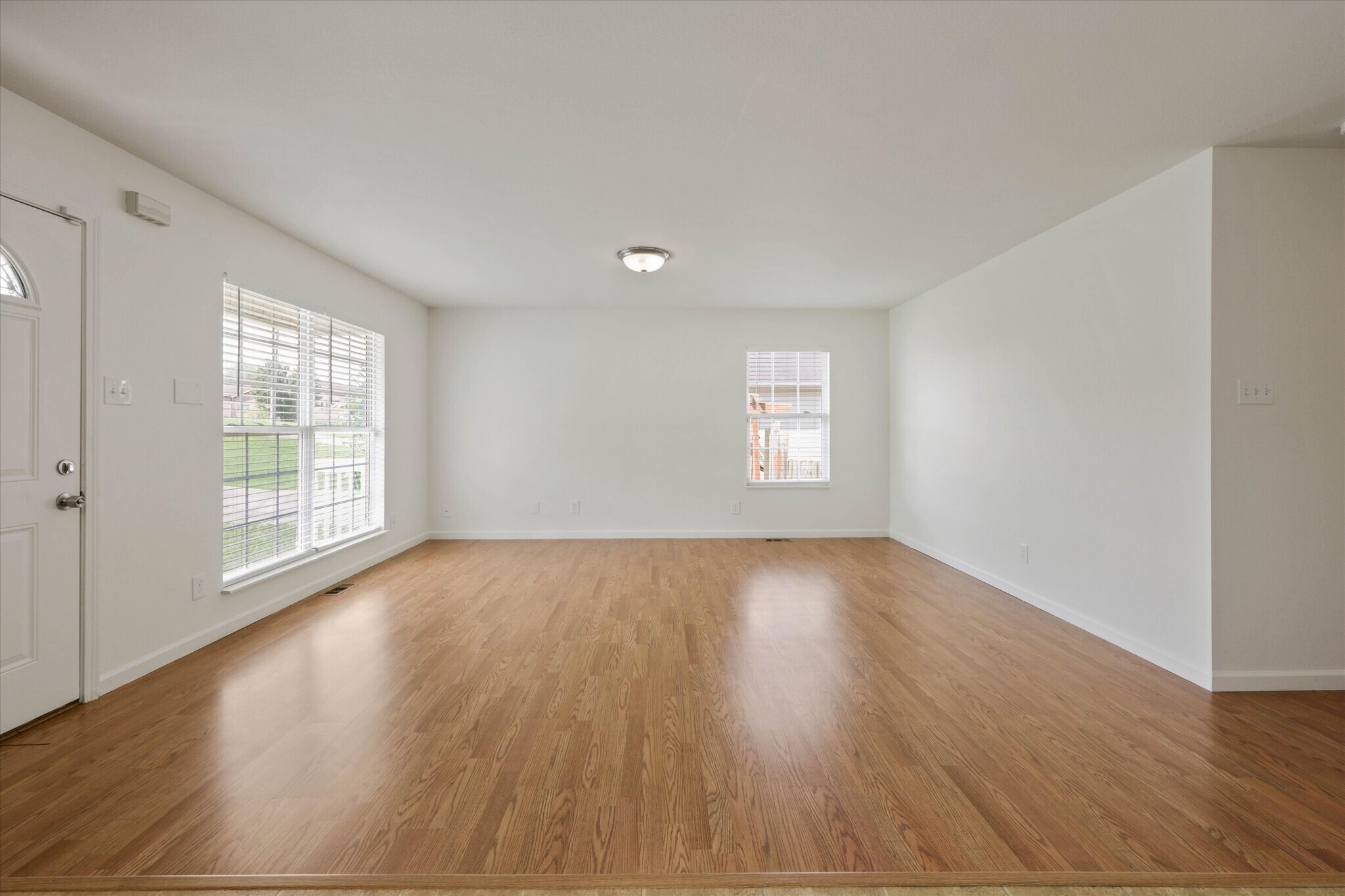 Building Photo - 206 W Edison St