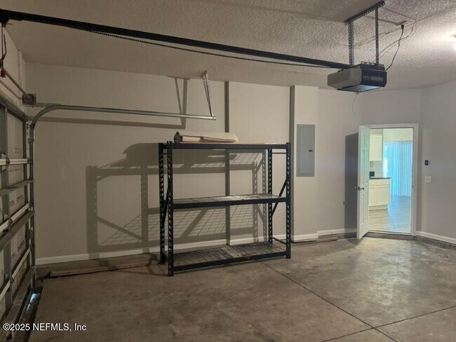 Building Photo - 14014 Summer Breeze Dr