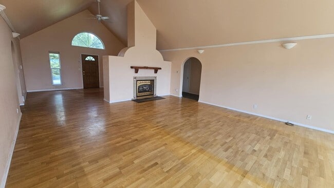 Building Photo - Out of town house with double garage and l...