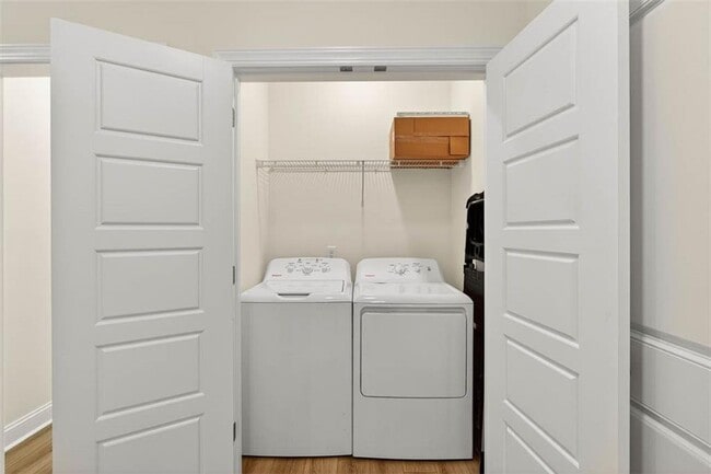 Building Photo - 204 Palm St