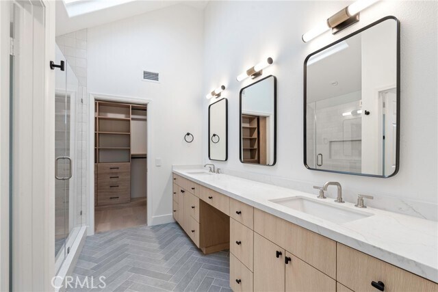 Building Photo - 2750 Point Del Mar