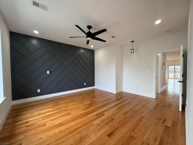 Building Photo - 223 Monroe Ave