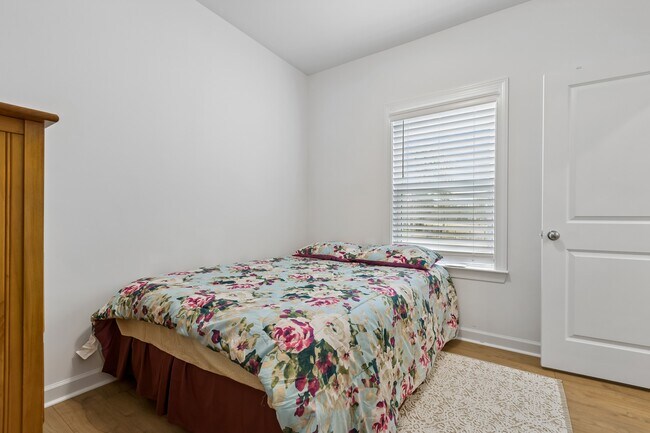Building Photo - 911 Cypress Pt Ln