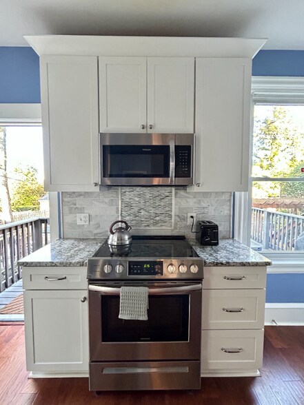 Building Photo - 1603 W 13th St