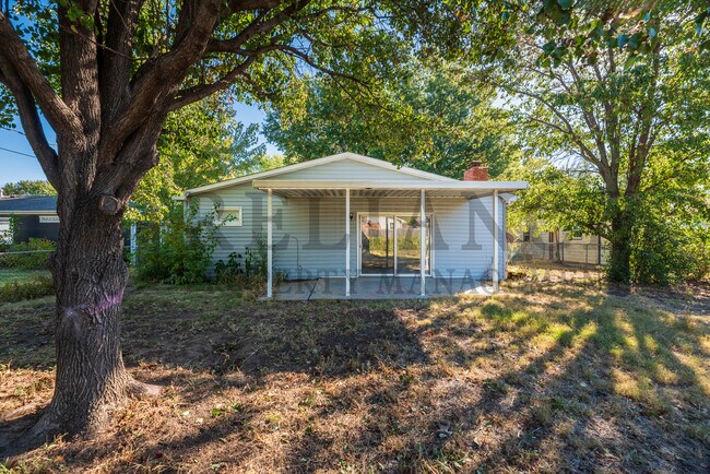 Building Photo - 169 Western Ave