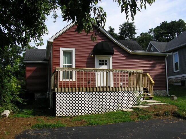 Building Photo - 635 Park Street