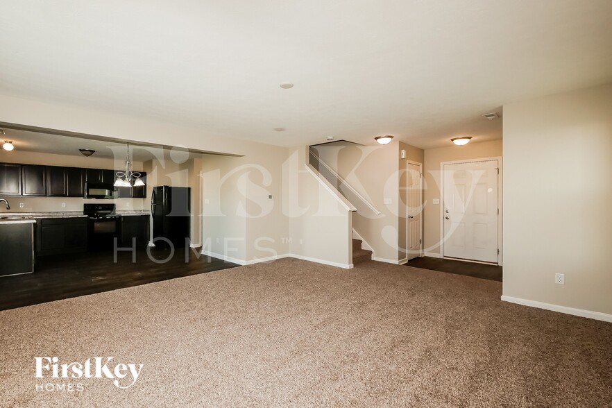 Building Photo - 8128 Wildwood Farms Dr