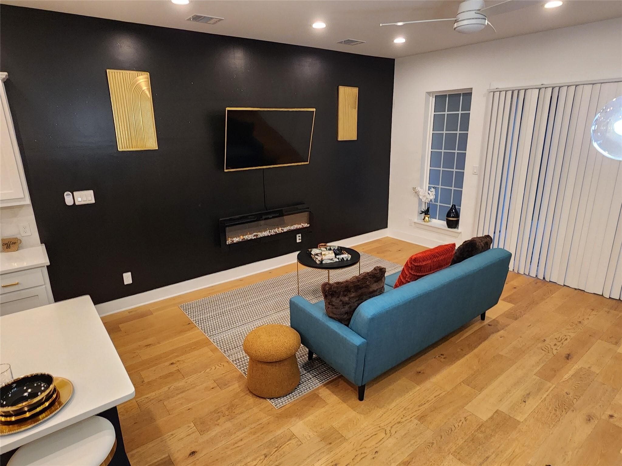 Building Photo - 5316 East Side Ave