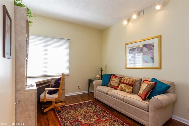 Building Photo - 7890 Seville Pl
