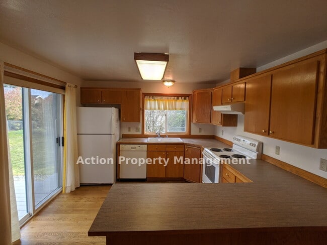 Building Photo - 2 bed + 1 office, 2 bathrooms, in Sequim