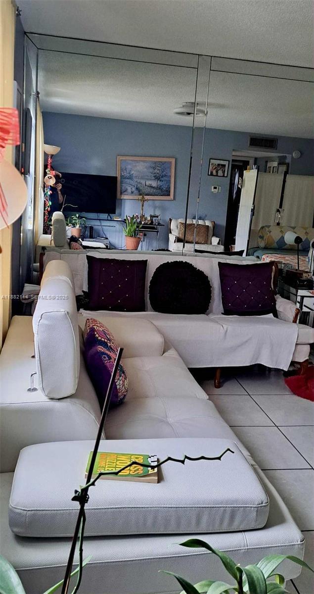 Building Photo - 415 NE 2nd St