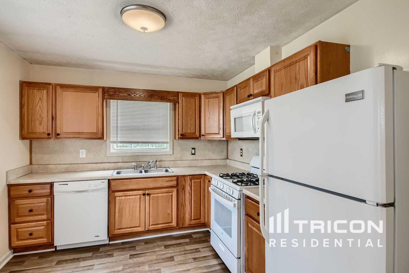 Building Photo - 218 River Birch Dr