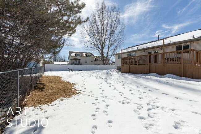 Building Photo - Spacious 5-Bedroom Home in Morgan – $500 O...