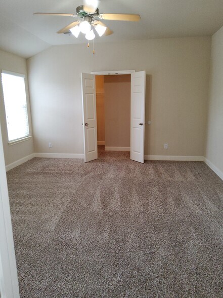 Bedroom - 21735 Thunder Basin