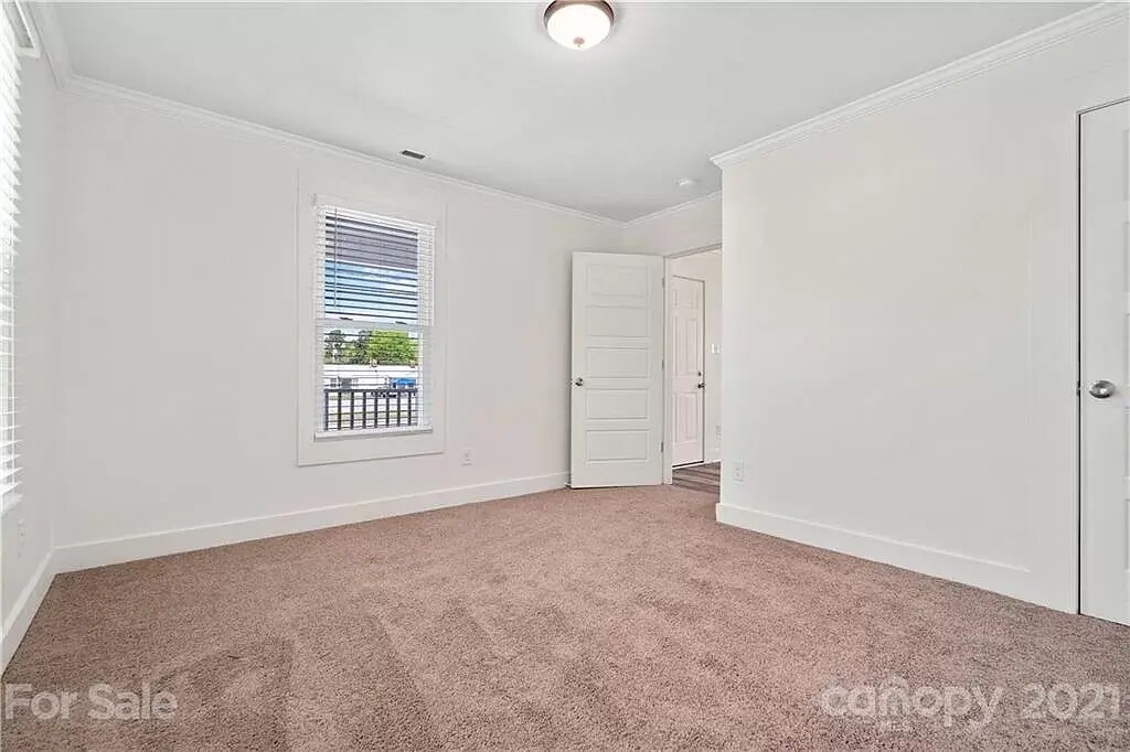 Room 1 - 505 Green St