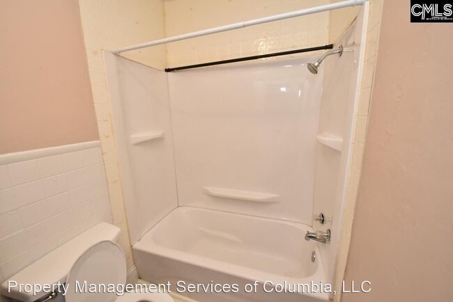 Building Photo - 3 br, 1 bath House - 103 Duke Ave