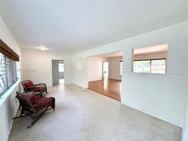 Building Photo - 845 Fairway Dr