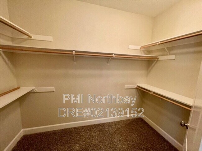 Building Photo - 6347 Newhaven Ln