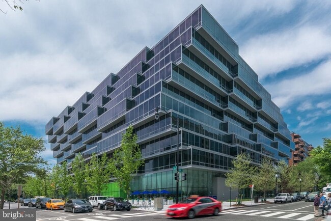 Building Photo - 1110 23rd St NW