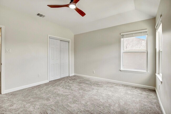 Building Photo - 309 Camperdown Elm Dr