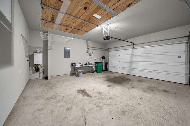 Building Photo - 22614 Petrizzi Ln