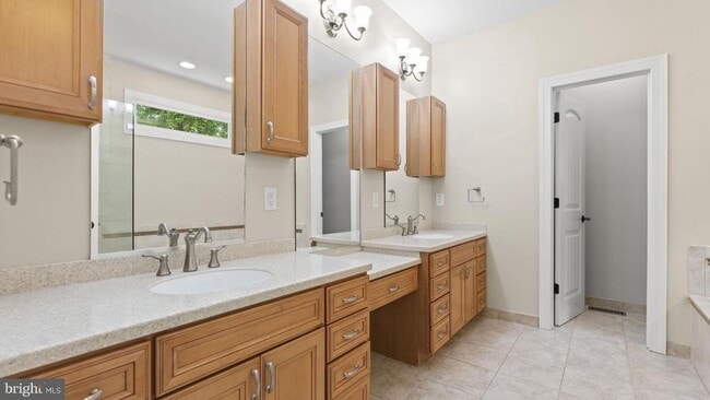 Building Photo - 10714 Kirkland Dr