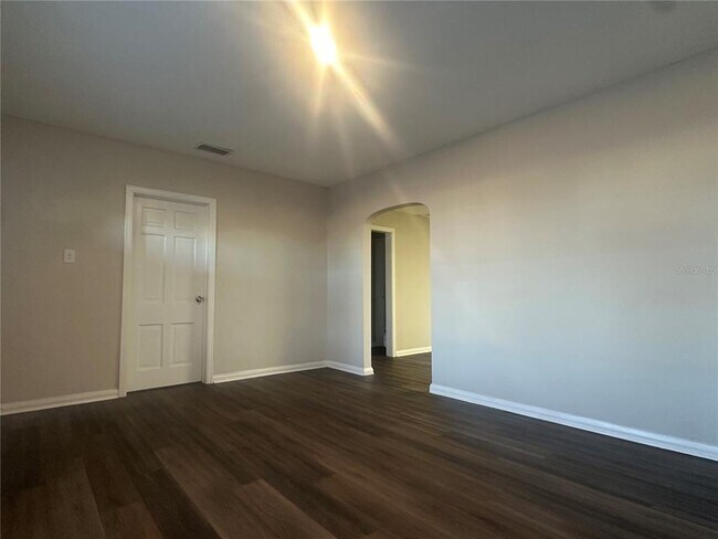 Building Photo - 110 S 1st St