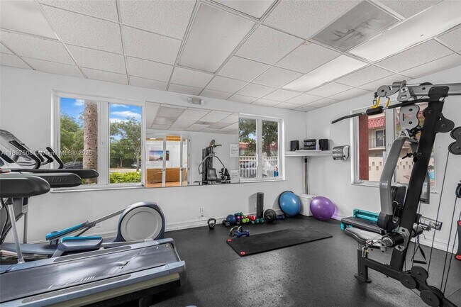 Building Photo - 6709 N Kendall Dr