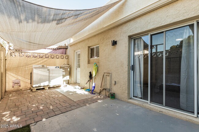 Building Photo - 2934 N 22nd Pl