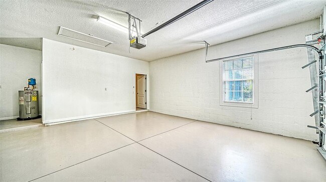 Building Photo - 1424 Blue Horizon Circle