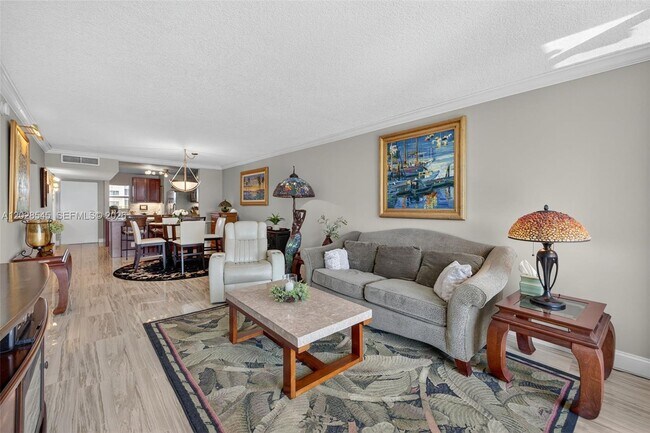 Building Photo - 121 Golden Isles Dr