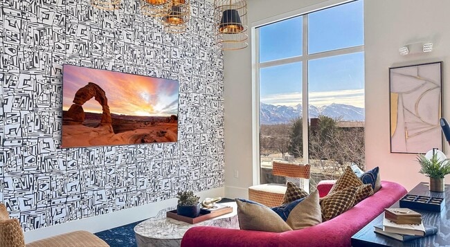 Building Photo - 357 E 500 S