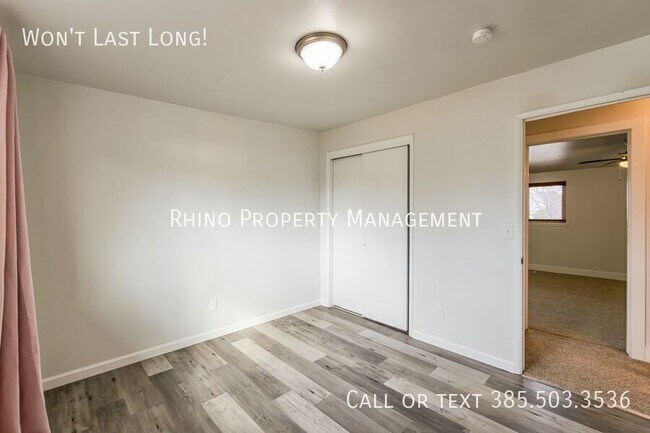 Building Photo - 1993 Champagne Ave