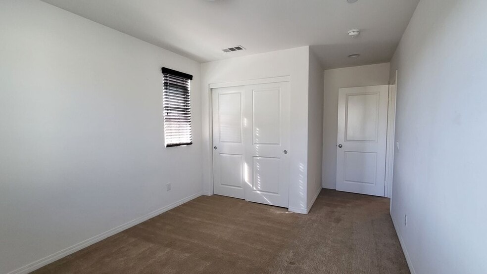 Building Photo - 89 Linden