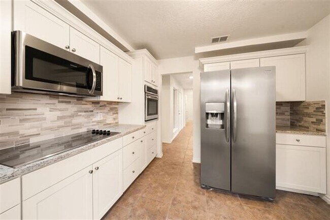 Building Photo - Lovely Eastside Home