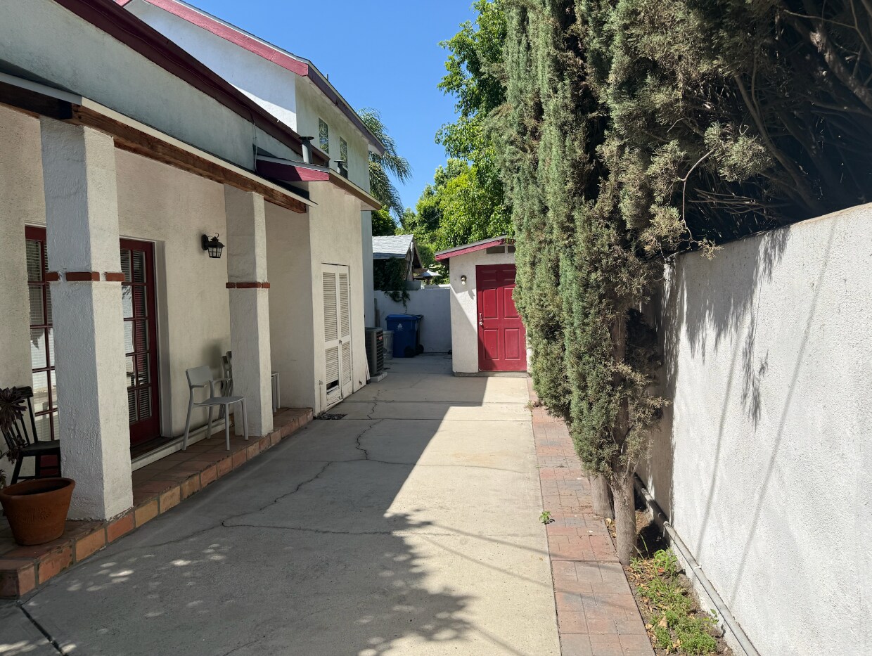 Building Photo - 5408 Morella Ave