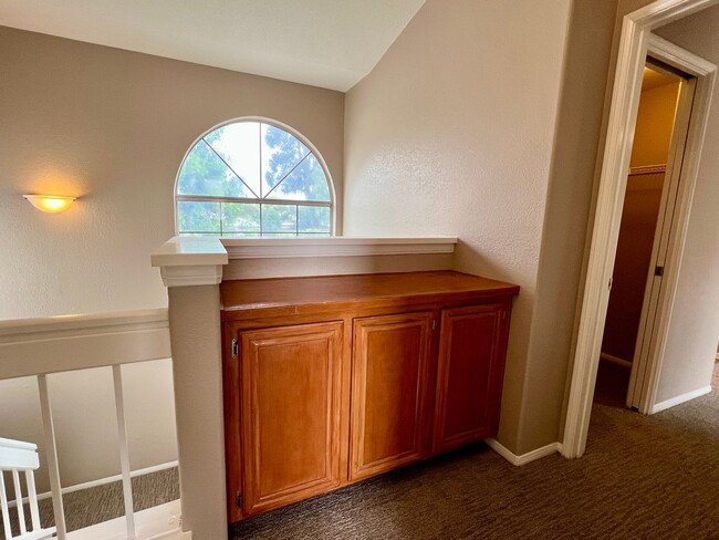 Building Photo - Two Story, 2 Bedroom 2.5 Bath House w/Cent...